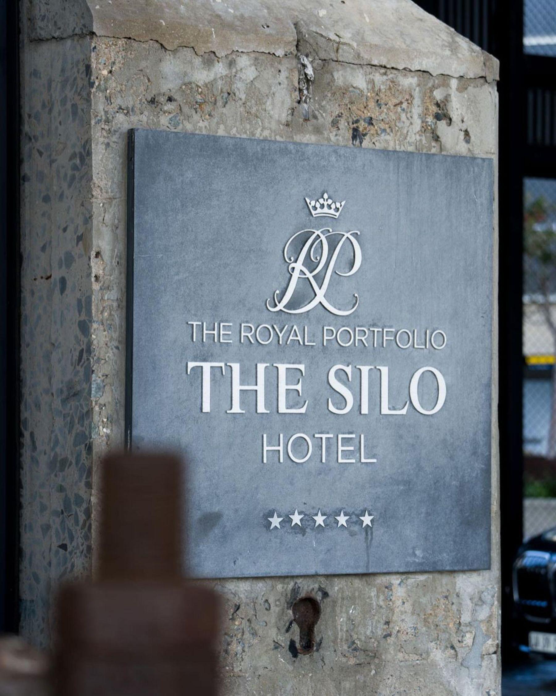 Mirror Seating Chart Sign